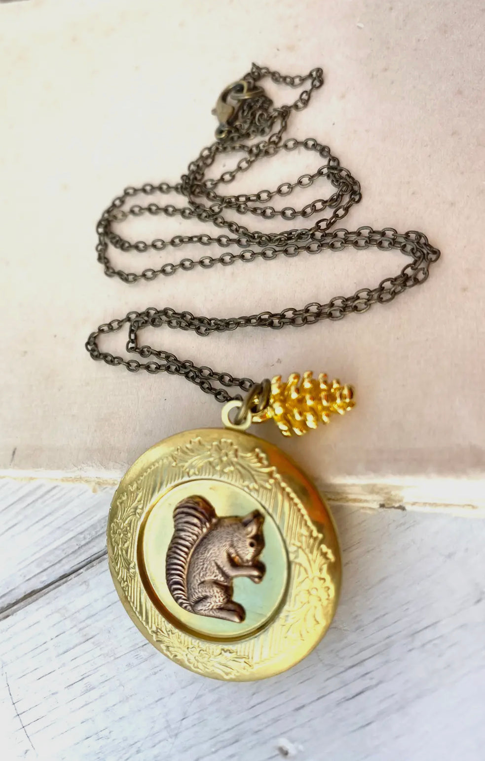 Squirrel Locket Autumn Forest
Woodland Charm Locket 24"