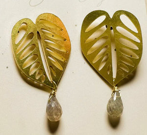 Alocasia Leaf : Stud Earring with Labradorite / Monstera