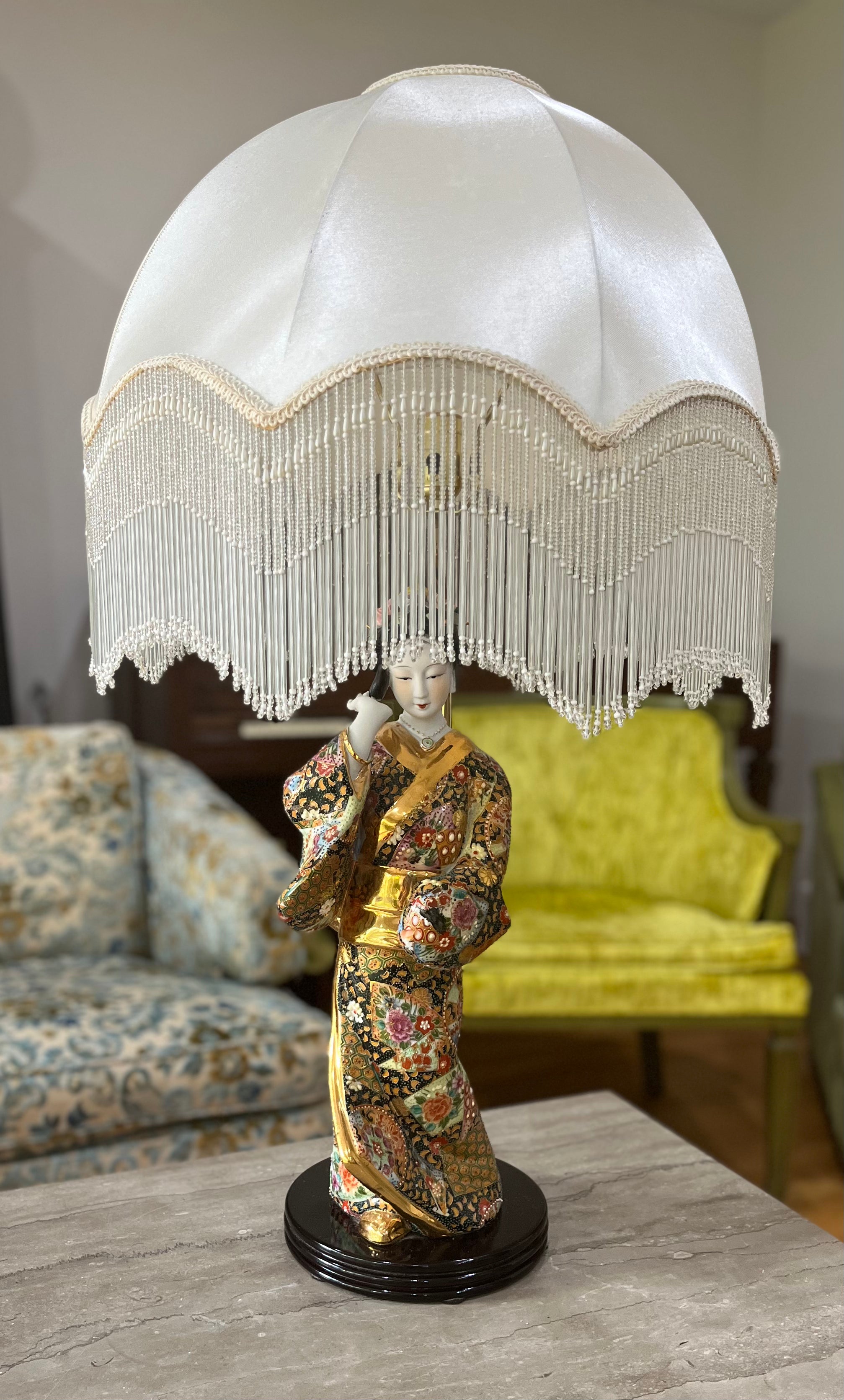 Beautiful Antique Geisha lamp 24k Gold Trim Hand Painted & Glass Beaded Shades